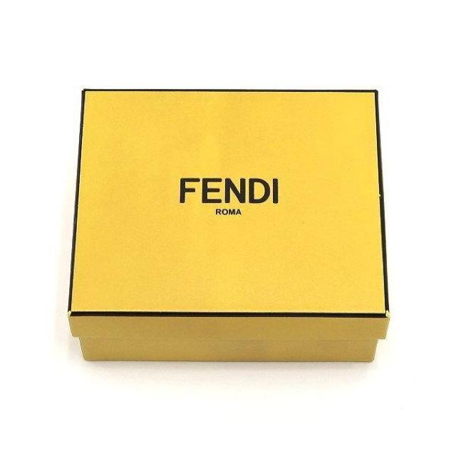 ◆ 本物 未使用品 ◆ FENDI フェンディ イヤホンケース グレー ブラック 黒 小物入れ 保存袋 箱 人気 7AS116 < ブランド  ◆ 本物 未使用品 ◆ FENDI フェンディ イヤホンケース グレー ブラック 黒 小物入れ 保存袋 箱 人気 7AS116 < ブランドの