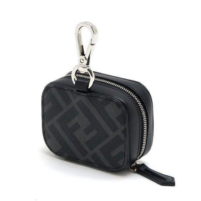 ◆ 本物 未使用品 ◆ FENDI フェンディ イヤホンケース グレー ブラック 黒 小物入れ 保存袋 箱 人気 7AS116 < ブランド  ◆ 本物 未使用品 ◆ FENDI フェンディ イヤホンケース グレー ブラック 黒 小物入れ 保存袋 箱 人気 7AS116 < ブランドの