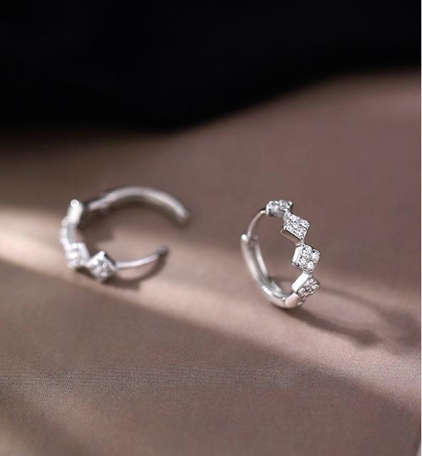4連 フープピアス シルバー【両耳セット】 < 女性アクセサリー/時計  4連 フープピアス シルバー【両耳セット】 < 女性アクセサリー/時計の