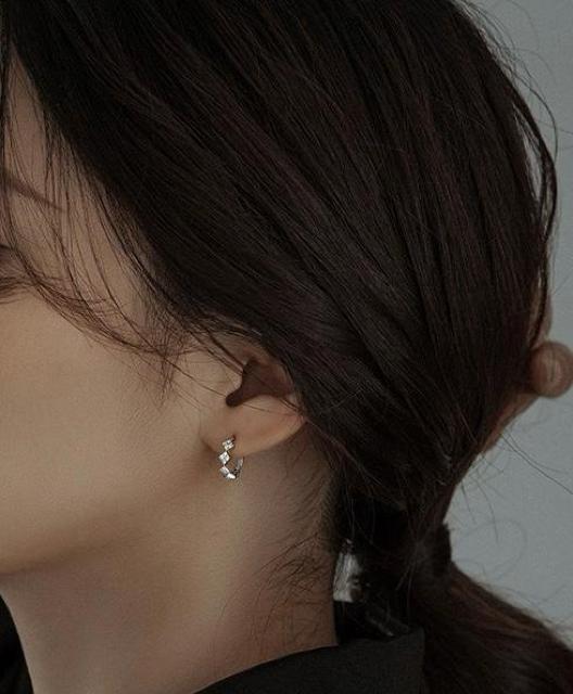 4連 フープピアス シルバー【両耳セット】 < 女性アクセサリー/時計  4連 フープピアス シルバー【両耳セット】 < 女性アクセサリー/時計の