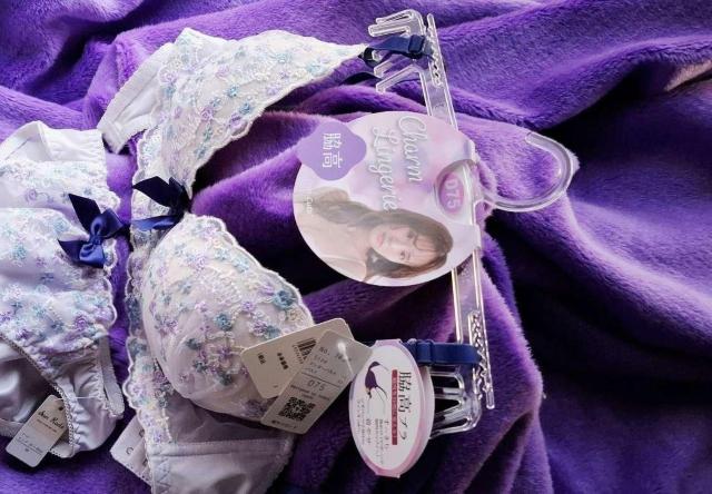 可憐エレガント清楚☆オーロラ輝シャイニーラメ織り込フラワー刺繍レースベール*リボン付☆脇高育乳パッド内蔵ブラ×ショーツ☆ラベンダー < 女性ファッション 可憐エレガント清楚☆オーロラ輝シャイニーラメ織り込フラワー刺繍レースベール*リボン付☆脇高育乳パッド内蔵ブラ×ショーツ☆ラベンダー < 女性ファッションの