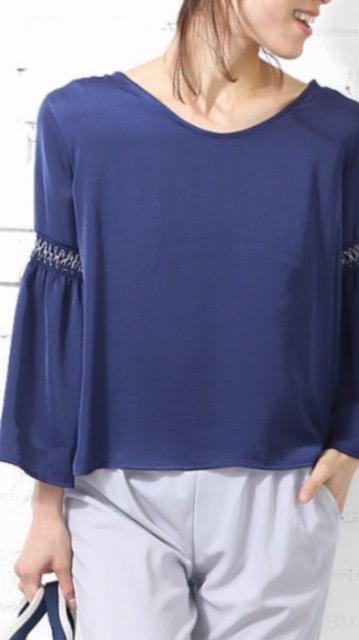 ☆新品薄手☆大袖さらっ.テカと素材のトップス M < 女性ファッション  ☆新品薄手☆大袖さらっ.テカと素材のトップス M  < 女性ファッションの