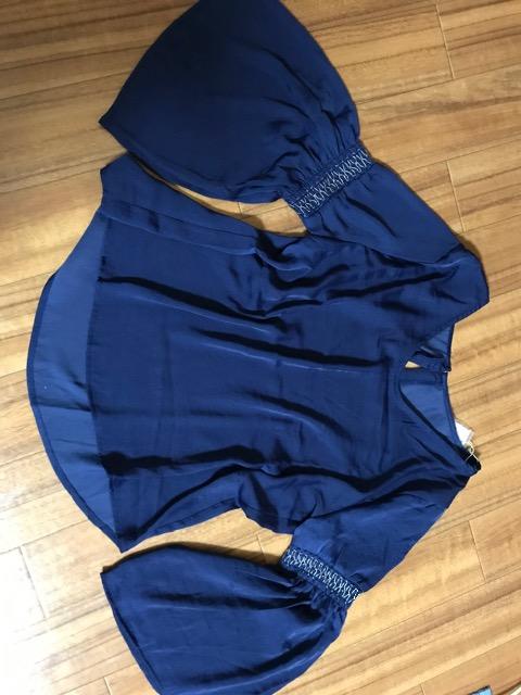 ☆新品薄手☆大袖さらっ.テカと素材のトップス M < 女性ファッション  ☆新品薄手☆大袖さらっ.テカと素材のトップス M < 女性ファッションの