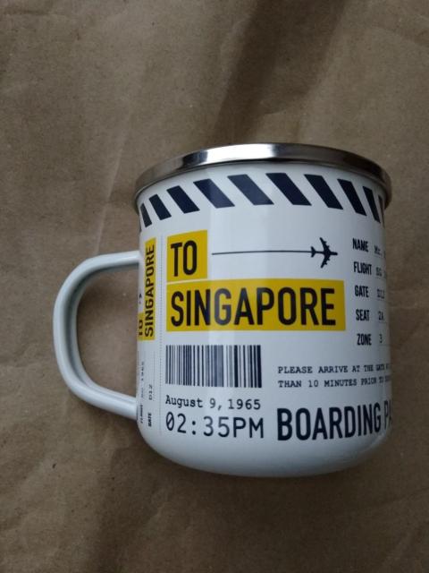 ENAMEL MUG 琺瑯マグカップ ホーロー シンガポール BOARDING PASS 搭乗券 チケット 飛行機 バーコード < インテリア/ライフ  ENAMEL MUG 琺瑯マグカップ ホーロー シンガポール BOARDING PASS 搭乗券 チケット 飛行機 バーコード < インテリア/ライフの