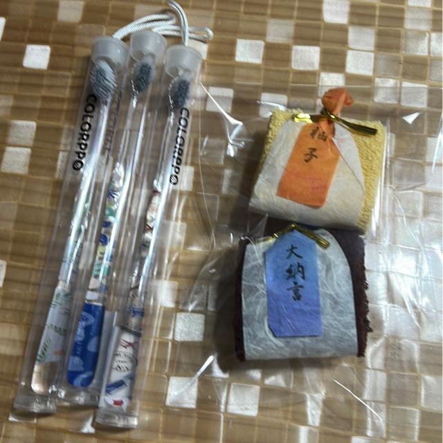 (新品)オシャレ歯ブラシ(3本)・ミニタオル(2コ)セット < インテリア/ライフ  (新品)オシャレ歯ブラシ(3本)・ミニタオル(2コ)セット  < インテリア/ライフの
