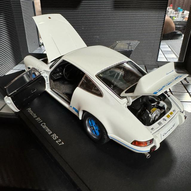 絶版未展示品オートアート1/18ポルシェ911 カレラ RS 2.7 1973 < ホビー  絶版未展示品オートアート1/18ポルシェ911 カレラ RS 2.7 1973 < ホビーの