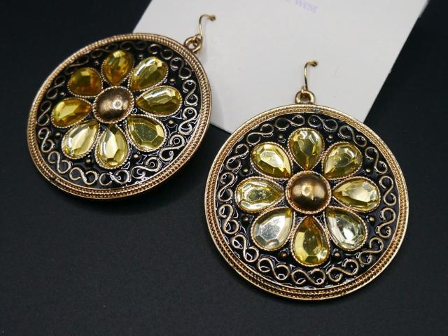 新品 NINE WEST アンティーク調 エスニックお花モチーフ ストーン ピアス < 女性アクセサリー/時計  新品 NINE WEST アンティーク調 エスニックお花モチーフ ストーン ピアス < 女性アクセサリー/時計の