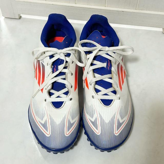 adidas �A�f�B�_�X �W���j�A �T�b�J�[ �g���[�j���O�V���[�Y 24.5cm �� ���W���[/�X�|�[�c�� 