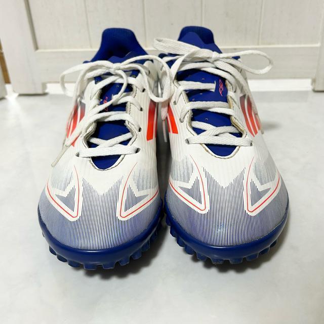 adidas �A�f�B�_�X �W���j�A �T�b�J�[ �g���[�j���O�V���[�Y 24.5cm �� ���W���[/�X�|�[�c�� 