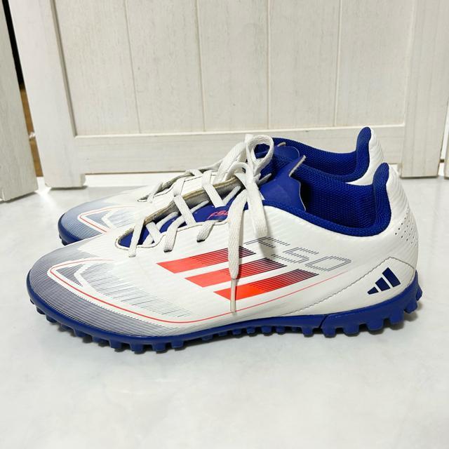 adidas �A�f�B�_�X �W���j�A �T�b�J�[ �g���[�j���O�V���[�Y 24.5cm �� ���W���[/�X�|�[�c�� 