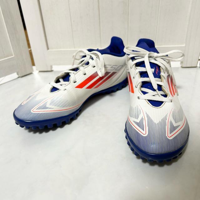 adidas �A�f�B�_�X �W���j�A �T�b�J�[ �g���[�j���O�V���[�Y 24.5cm �� ���W���[/�X�|�[�c�� 