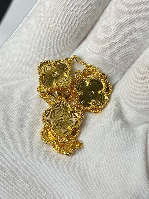 【幸運】クローバー ブレスレット ゴールドカラー 四つ葉 お洒落 レディース 鉄製 アクセサリー < ホビー 【幸運】クローバー ブレスレット ゴールドカラー 四つ葉 お洒落 レディース 鉄製 アクセサリー < ホビーの