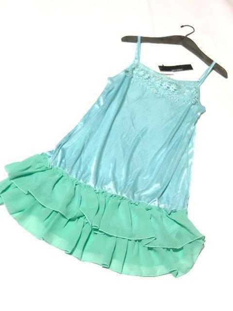 新品〈ロングキャミソール〉 スリップ ワンピース ターコイズ胸元レース(膝上Mサイズ)未開封タグ付き < 女性ファッション  新品〈ロングキャミソール〉 スリップ ワンピース ターコイズ胸元レース(膝上Mサイズ)未開封タグ付き  < 女性ファッションの