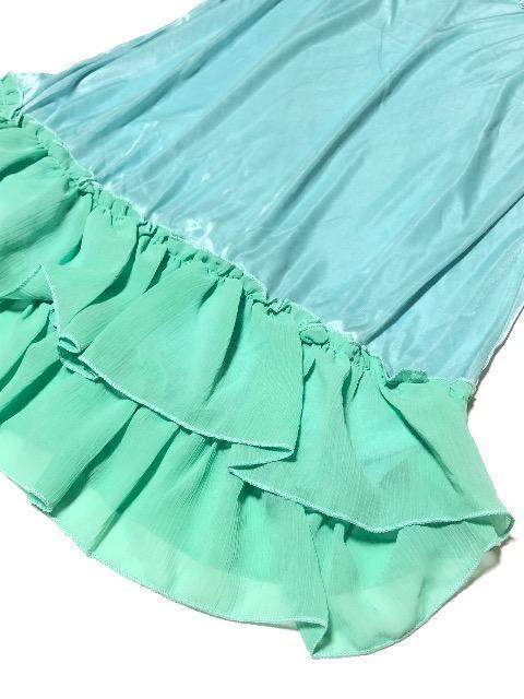 新品〈ロングキャミソール〉 スリップ ワンピース ターコイズ胸元レース(膝上Mサイズ)未開封タグ付き < 女性ファッション  新品〈ロングキャミソール〉 スリップ ワンピース ターコイズ胸元レース(膝上Mサイズ)未開封タグ付き < 女性ファッションの