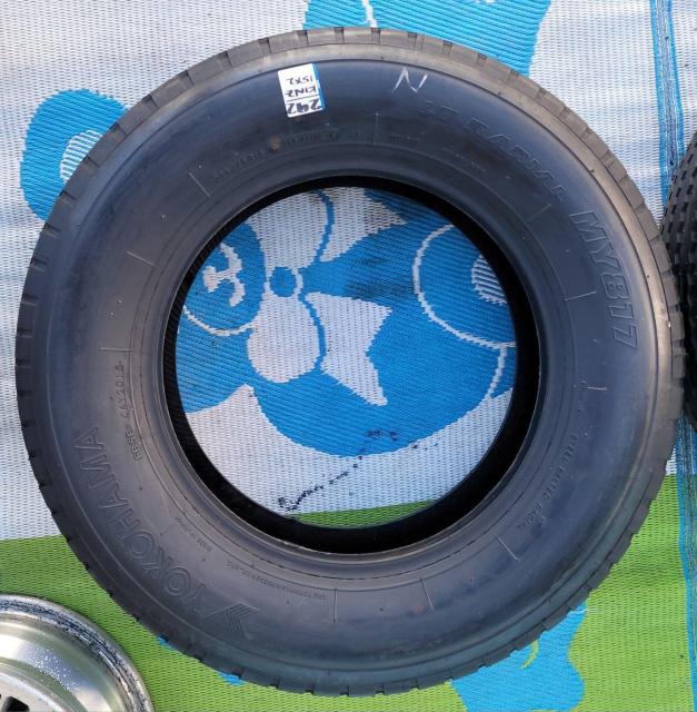 バリ溝!!未使用品 205/75R16 113/111L LT YOKOHAMA LT RADIAL MY817 夏タイヤ付き < 自動車/バイク バリ溝!!未使用品 205/75R16 113/111L LT YOKOHAMA LT RADIAL MY817 夏タイヤ付き < 自動車/バイク