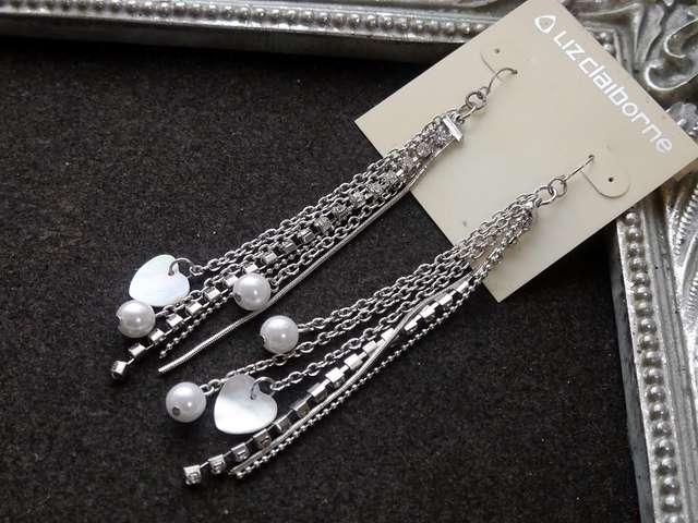 新品 LIZ claiborne アンティーク調シェルハートストーンピアス < 女性アクセサリー/時計 新品 LIZ claiborne アンティーク調シェルハートストーンピアス < 女性アクセサリー/時計の