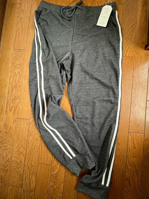 4Lサイズ!高貴紳士的!サラッとソフトな着心地!真夏以外通年着れそう!両脇ポケット付き!脇二本ライン入り!リラックス!ロングパンツ < 男性ファッション  4Lサイズ!高貴紳士的!サラッとソフトな着心地!真夏以外通年着れそう!両脇ポケット付き!脇二本ライン入り!リラックス!ロングパンツ  < 男性ファッションの