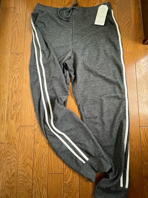 4Lサイズ!高貴紳士的!サラッとソフトな着心地!真夏以外通年着れそう!両脇ポケット付き!脇二本ライン入り!リラックス!ロングパンツ < 男性ファッション  4Lサイズ!高貴紳士的!サラッとソフトな着心地!真夏以外通年着れそう!両脇ポケット付き!脇二本ライン入り!リラックス!ロングパンツ < 男性ファッションの