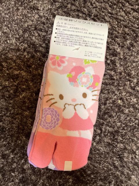 ♯新品♯ハローキティ 足袋ソックス 2足セット 22→24 靴下  サンリオくじ < 女性ファッション  ♯新品♯ハローキティ 足袋ソックス 2足セット 22→24 靴下  サンリオくじ  < 女性ファッションの