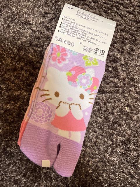 ♯新品♯ハローキティ 足袋ソックス 2足セット 22→24 靴下  サンリオくじ < 女性ファッション  ♯新品♯ハローキティ 足袋ソックス 2足セット 22→24 靴下  サンリオくじ < 女性ファッションの