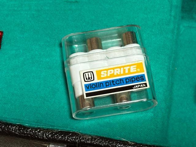 バイオリン ピッチパイプ(調子笛)ハードケース付き 良品 1928-01-1 < ホビー  バイオリン ピッチパイプ(調子笛)ハードケース付き 良品 1928-01-1 < ホビーの