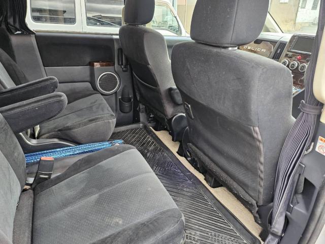 H21 デリカ D5 上級グレードシャモニー 4WD 7人乗 検9年2月 走行少 < 自動車/バイク H21 デリカ D5 上級グレードシャモニー 4WD 7人乗 検9年2月 走行少 < 自動車/バイク