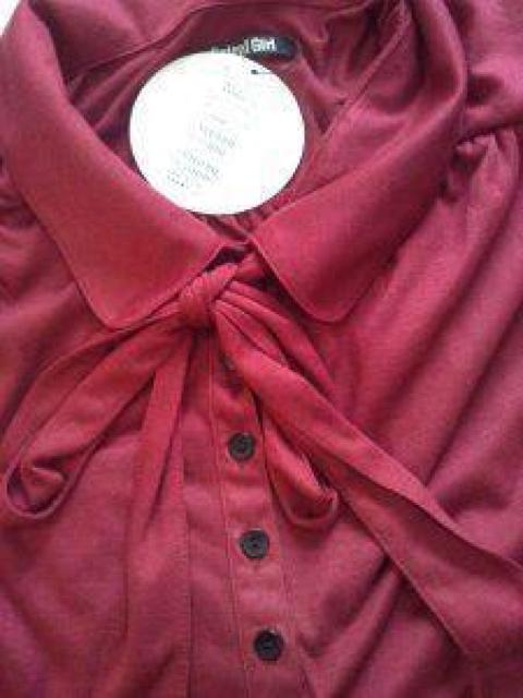 スパイラルガール赤リボンタイ付シャツチュニック < 女性ファッション  スパイラルガール赤リボンタイ付シャツチュニック < 女性ファッションの