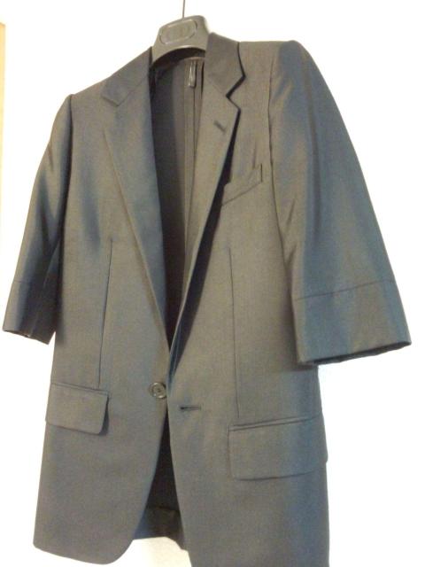 国内正規 新古 絶版 ディオールオム 肘丈テーラードジャケット黒 38 最小 男女兼用サイズ セットアップスーツ○メンズ エディ期 < ブランド  国内正規 新古 絶版 ディオールオム 肘丈テーラードジャケット黒 38 最小 男女兼用サイズ セットアップスーツ○メンズ エディ期 < ブランドの