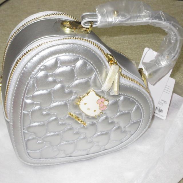 未使用☆ 「ハローキティ」50周年記念コレクションハート型ショルダーバッグ(シルバー) < ブランド  未使用☆ 「ハローキティ」50周年記念コレクションハート型ショルダーバッグ(シルバー) < ブランドの