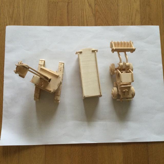 木製パズル 完成品 3台 < おもちゃ  木製パズル 完成品 3台 < おもちゃの