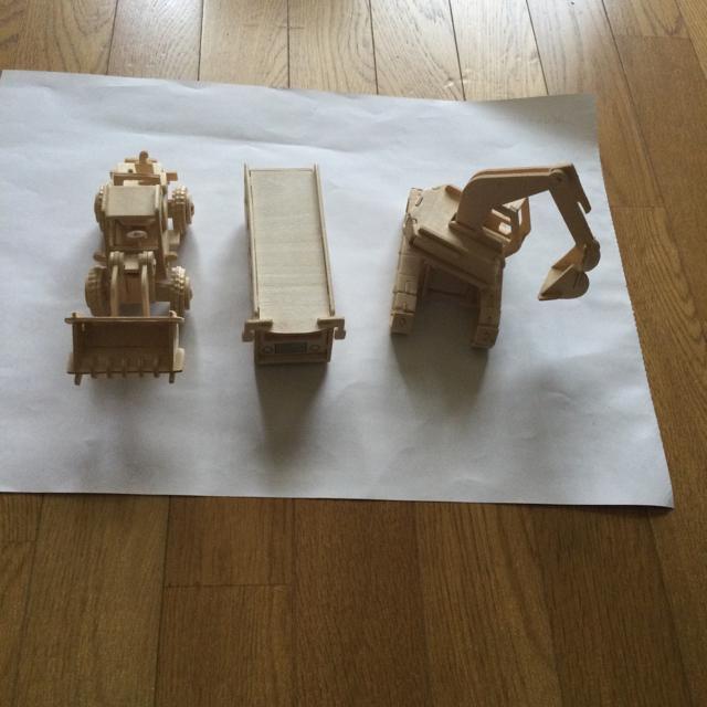 木製パズル 完成品 3台 < おもちゃ  木製パズル 完成品 3台 < おもちゃの