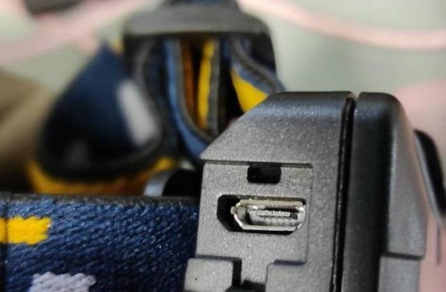 *パワフル★ LEDヘッドライト 12000LM 充電式 軽量 防水 PSE認証 < レジャー/スポーツ  *パワフル★ LEDヘッドライト 12000LM 充電式 軽量 防水 PSE認証 < レジャー/スポーツの