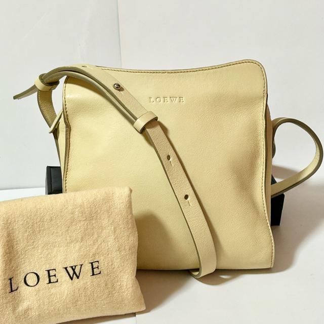 LOEWE ���G�x ���S�^���� ���U�[ �{�v �V�����_�[�o�b�O �z���C�g �N���[�� �V���o�[���� ���|�� ���΂� �� �u�����h�� 