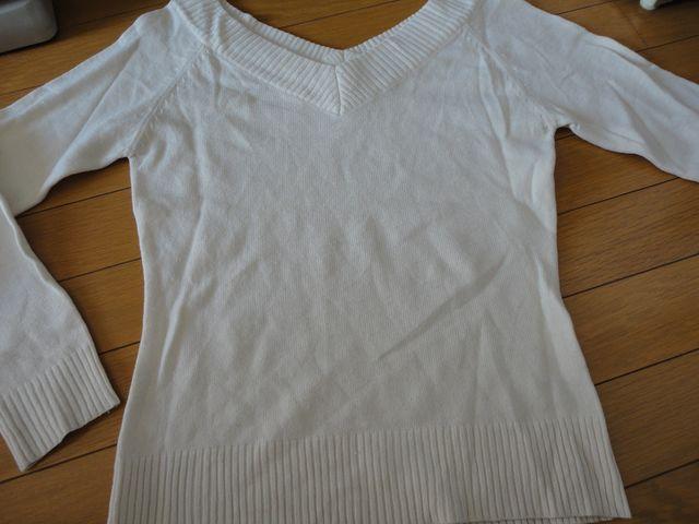 【美品】 Vネック薄地セーター USED品 ホワイト < 女性ファッション  【美品】 Vネック薄地セーター USED品 ホワイト  < 女性ファッションの