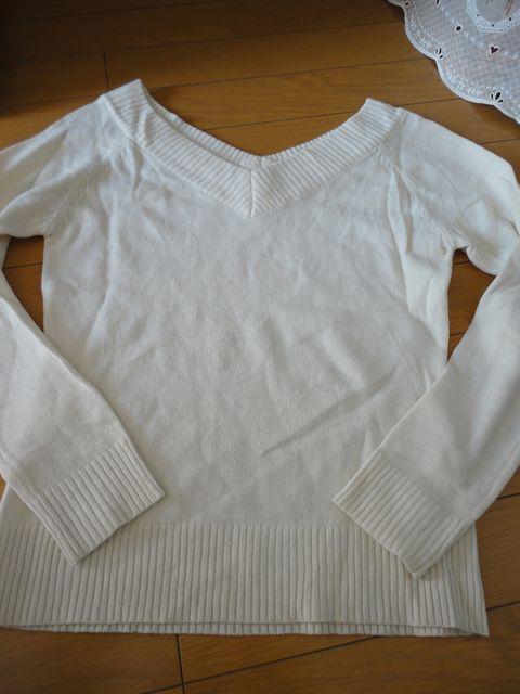 【美品】 Vネック薄地セーター USED品 ホワイト < 女性ファッション  【美品】 Vネック薄地セーター USED品 ホワイト < 女性ファッションの