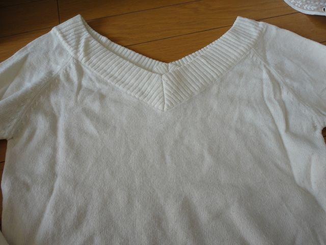 【美品】 Vネック薄地セーター USED品 ホワイト < 女性ファッション  【美品】 Vネック薄地セーター USED品 ホワイト < 女性ファッションの