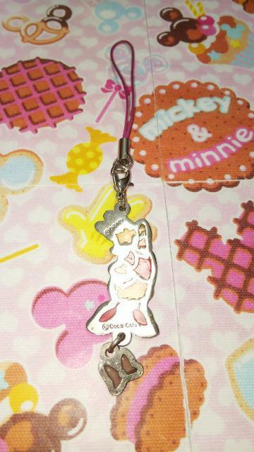 コカコーラおまけコカ・コーラオリジナルディズニーキャラクターセラピーチャームデイジーステンドグラス風ストラップ < ホビー  コカコーラおまけコカ・コーラオリジナルディズニーキャラクターセラピーチャームデイジーステンドグラス風ストラップ < ホビーの