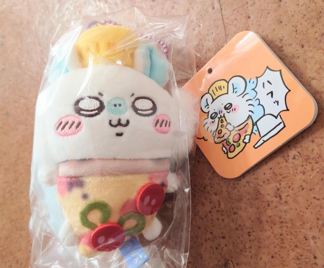 ちいかわ ピザなモモンガマスコット < アニメ/コミック/キャラクター  ちいかわ ピザなモモンガマスコット  < アニメ/コミック/キャラクターの