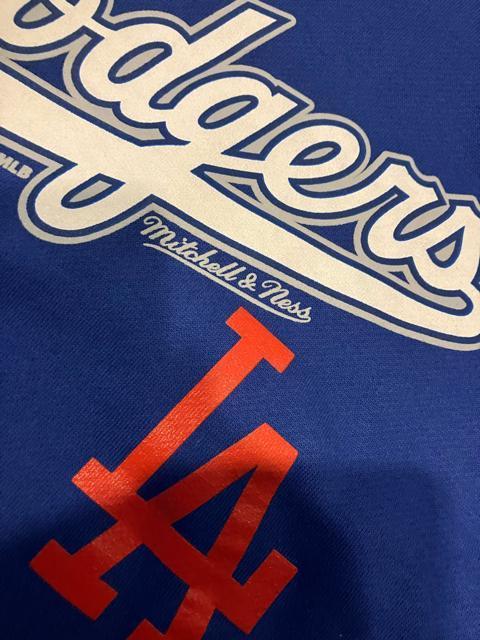 Dodgers Mitchell&Ness パーカー超大きいsize 2XL位 < 男性ファッション  Dodgers Mitchell&Ness パーカー超大きいsize 2XL位 < 男性ファッションの