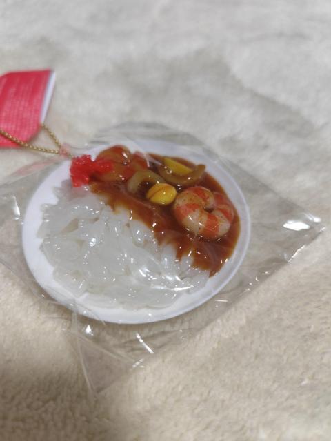 シーフードカレー ミニチュア エビとイカ 食品サンプル キーホルダー < ホビー シーフードカレー ミニチュア エビとイカ 食品サンプル キーホルダー < ホビーの