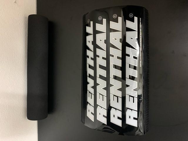 RENTHAL タンデムバーカバー バイク 旧車 チャンプロード 昭和レトロ レンサル デコ ドレスアップ < 自動車/バイク RENTHAL タンデムバーカバー バイク 旧車 チャンプロード 昭和レトロ レンサル デコ ドレスアップ < 自動車/バイク