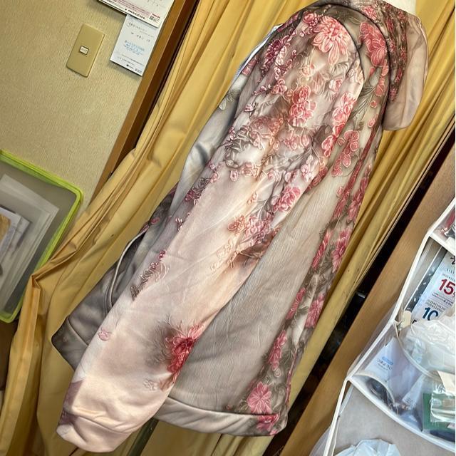花柄パーカー 未使用 size大 < 女性ファッション  花柄パーカー 未使用 size大 < 女性ファッションの
