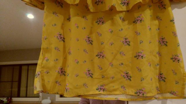 黄色花柄カットソーブラウス Мサイズ < 女性ファッション  黄色花柄カットソーブラウス Мサイズ < 女性ファッションの