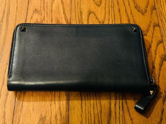 valentino garavani 財布 ウォレット ラウンドファスナー ロックスタッズ レザー 本革 イタリア製 < ブランド  valentino garavani 財布 ウォレット ラウンドファスナー ロックスタッズ レザー 本革 イタリア製 < ブランドの