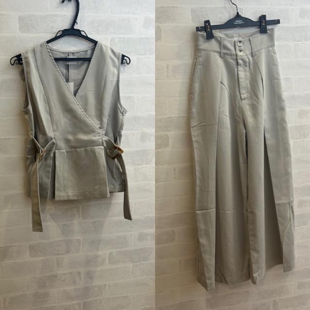 新品★emi+★サイドベルトカシュクールベストパンツセットアップ★ < 女性ファッション  新品★emi+★サイドベルトカシュクールベストパンツセットアップ★ < 女性ファッションの