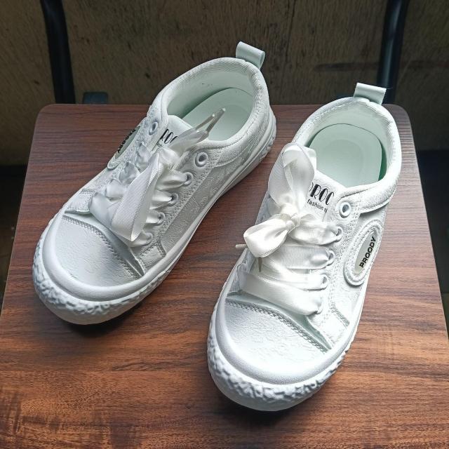 新品 23cm レディース スニーカー ホワイト シューズ 靴 カジュアル < 女性ファッション 新品 23cm レディース スニーカー ホワイト シューズ 靴 カジュアル < 女性ファッションの