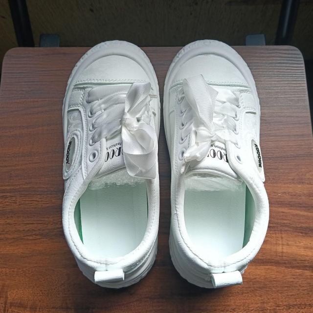 新品 23cm レディース スニーカー ホワイト シューズ 靴 カジュアル < 女性ファッション 新品 23cm レディース スニーカー ホワイト シューズ 靴 カジュアル < 女性ファッションの