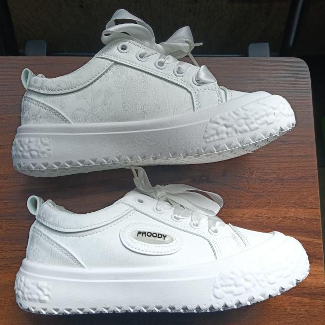 新品 23cm レディース スニーカー ホワイト シューズ 靴 カジュアル < 女性ファッション 新品 23cm レディース スニーカー ホワイト シューズ 靴 カジュアル < 女性ファッションの