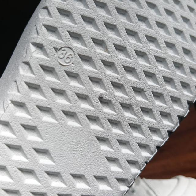 新品 23cm レディース スニーカー ホワイト シューズ 靴 カジュアル < 女性ファッション 新品 23cm レディース スニーカー ホワイト シューズ 靴 カジュアル < 女性ファッションの