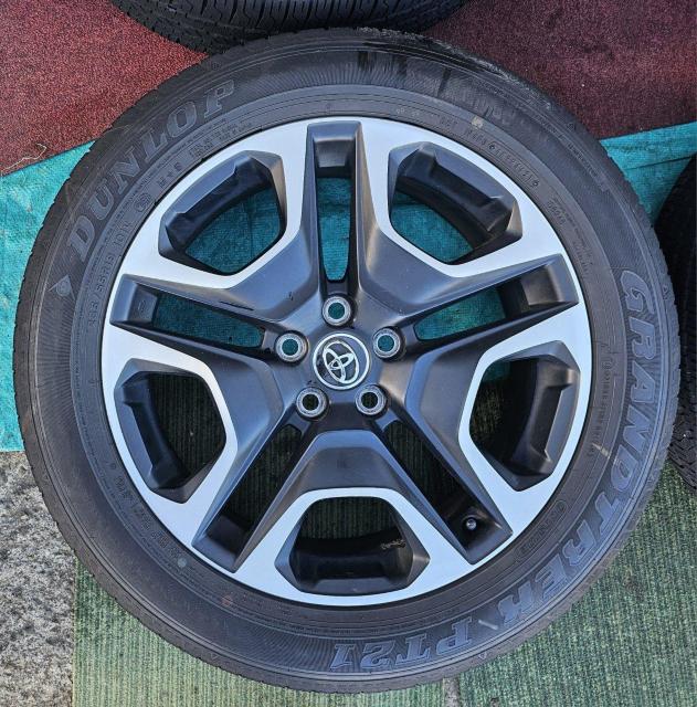 【極上美品】トヨタ RAV4 アドベンチャー 純正 19インチ7.5J +40 PCD114.3タイヤ付き4本セツトダンロップ < 自動車/バイク 【極上美品】トヨタ RAV4 アドベンチャー 純正 19インチ7.5J +40 PCD114.3タイヤ付き4本セツトダンロップ < 自動車/バイク